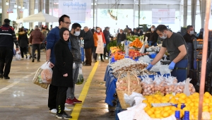 BEYLİKDÜZÜ BELEDİYESİ'NDEN ÖRNEK PAZAR UYGULAMASI 