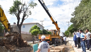 Keşan Belediyesi Amel Baba Türbesi'ni yeni yerine özenle taşıdı