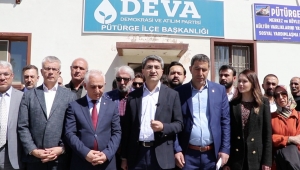 EKMEN’DEN SALDIRIYA UĞRAYAN DEVA PARTİSİ PÖTÜRGE İLÇE BİNASI ÖNÜNDE AÇIKLAMA