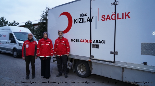 KIZILAY DEPREM BÖLGESİNDEKİ SAĞLIK HİZMETLERİNİ TAKVİYE EDİYOR