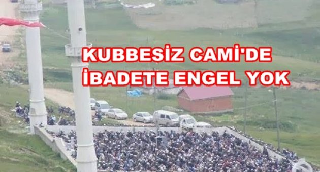 Bu camide ibadete engel yok