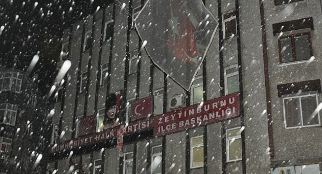 Chp Zeytinburnu'nun Afiş mekanizması namus meselesi oldu