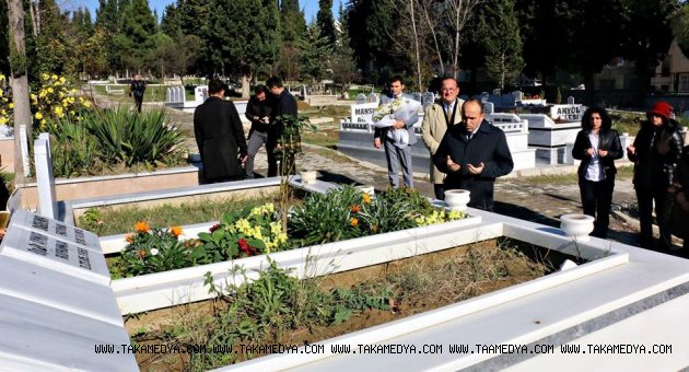 Dağdemir kabri başında dualarla anıldı