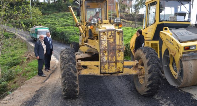 Gökçeoba Grup Yolunda Asfalt ve Yama Çalışması