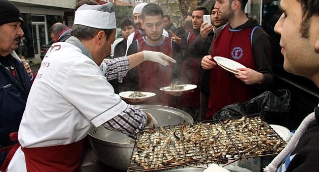 Kartal'da “Hamsi Şöleni” Yoğun İlgi Gördü