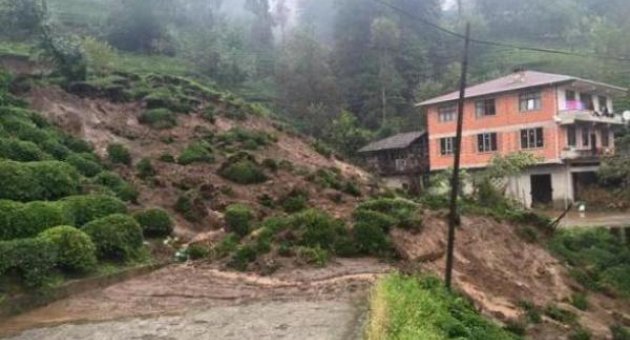 RİZE'Yİ YAĞMUR VURDU