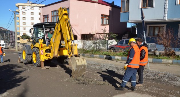 TRABZON'DA BOZULAN YOLLAR ONARILIYOR